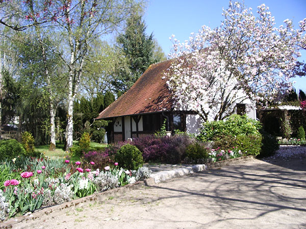 La Gentil'hommière - Chambres d'hôtes en Sologne - Le jardin fleuri